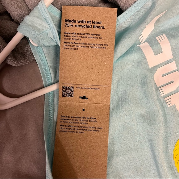 NIKE WORKOUT TANK TOP NWT - Picture 8 of 8